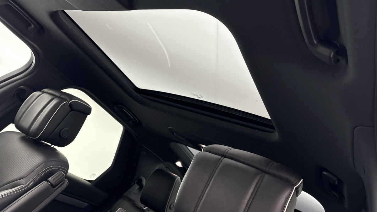 Land Rover Discovery Image 6