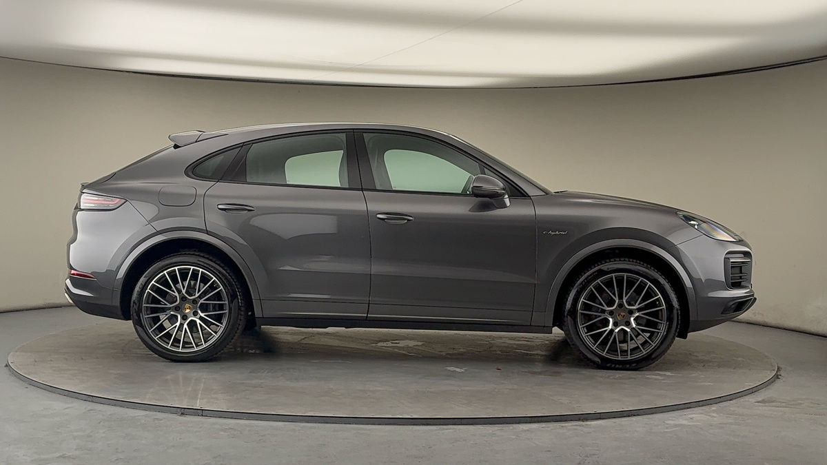 Porsche Cayenne Image 16