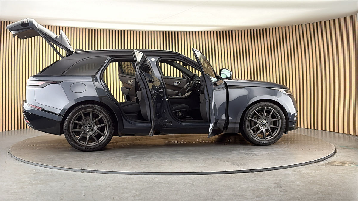 More views of Land Rover Range Rover Velar