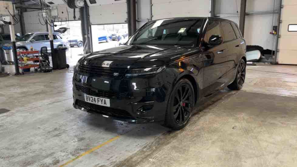 More views of Land Rover Range Rover Sport