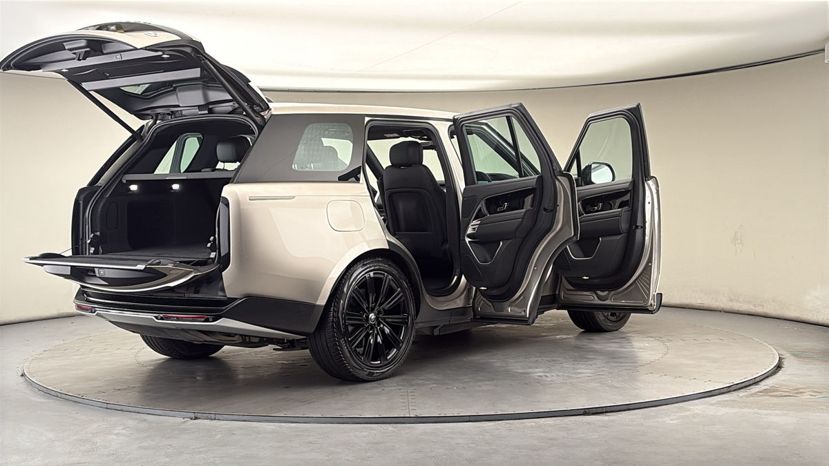 More views of Land Rover Range Rover