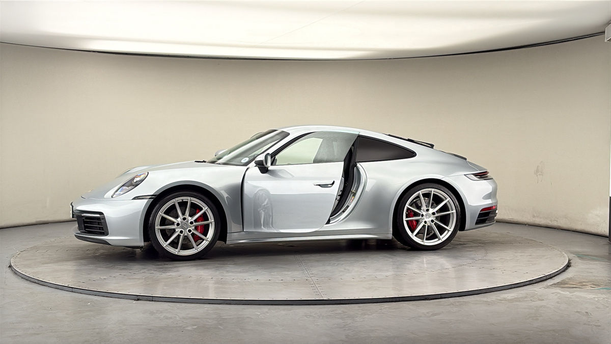 More views of Porsche 911
