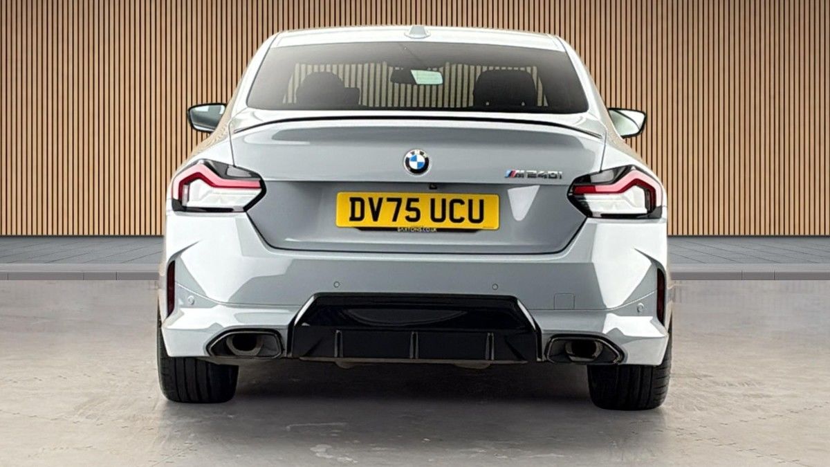 BMW 2 Series Image 4
