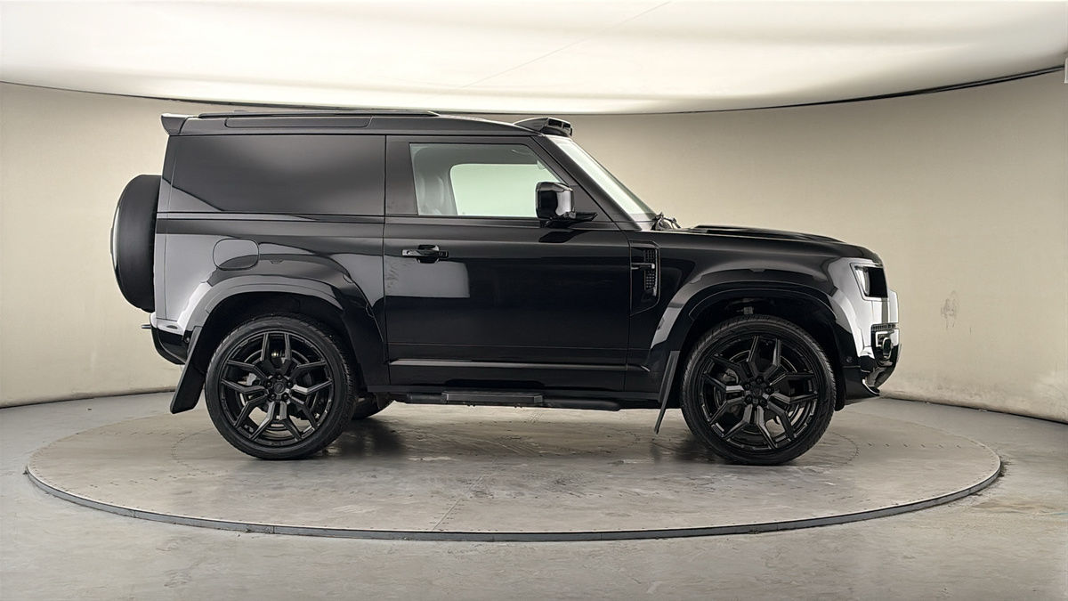 More views of Land Rover Defender 90