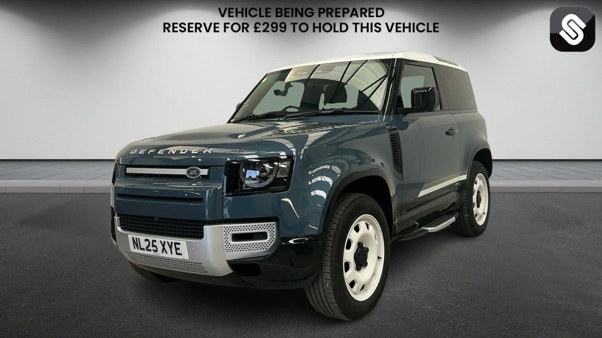 Land Rover Defender 90 Image 2