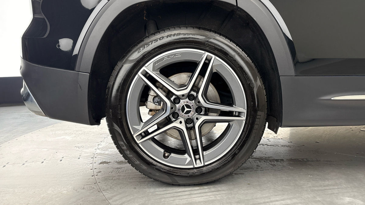 Mercedes-Benz GLB Image 10