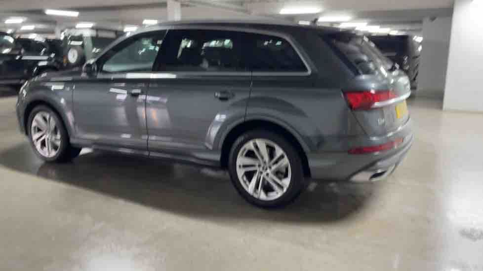 More views of Audi Q7