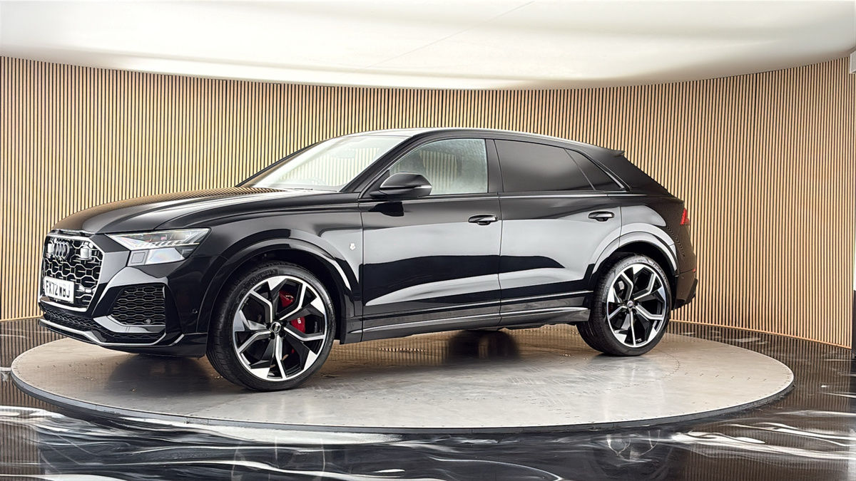 More views of Audi RSQ8