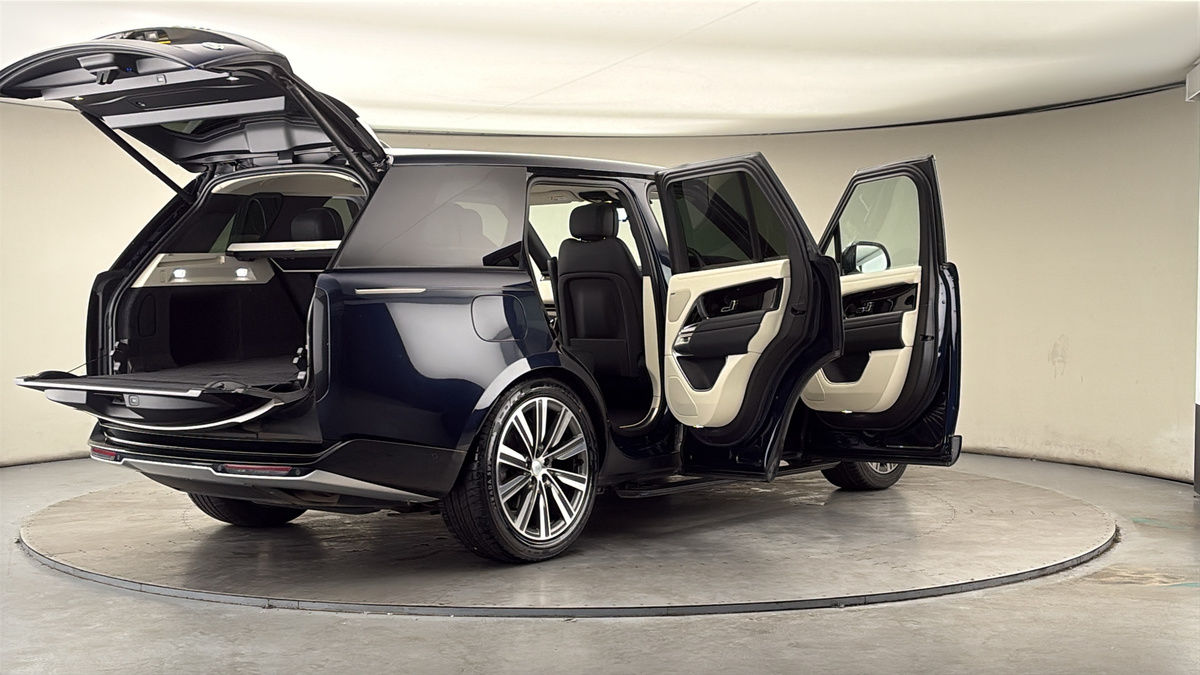 More views of Land Rover Range Rover