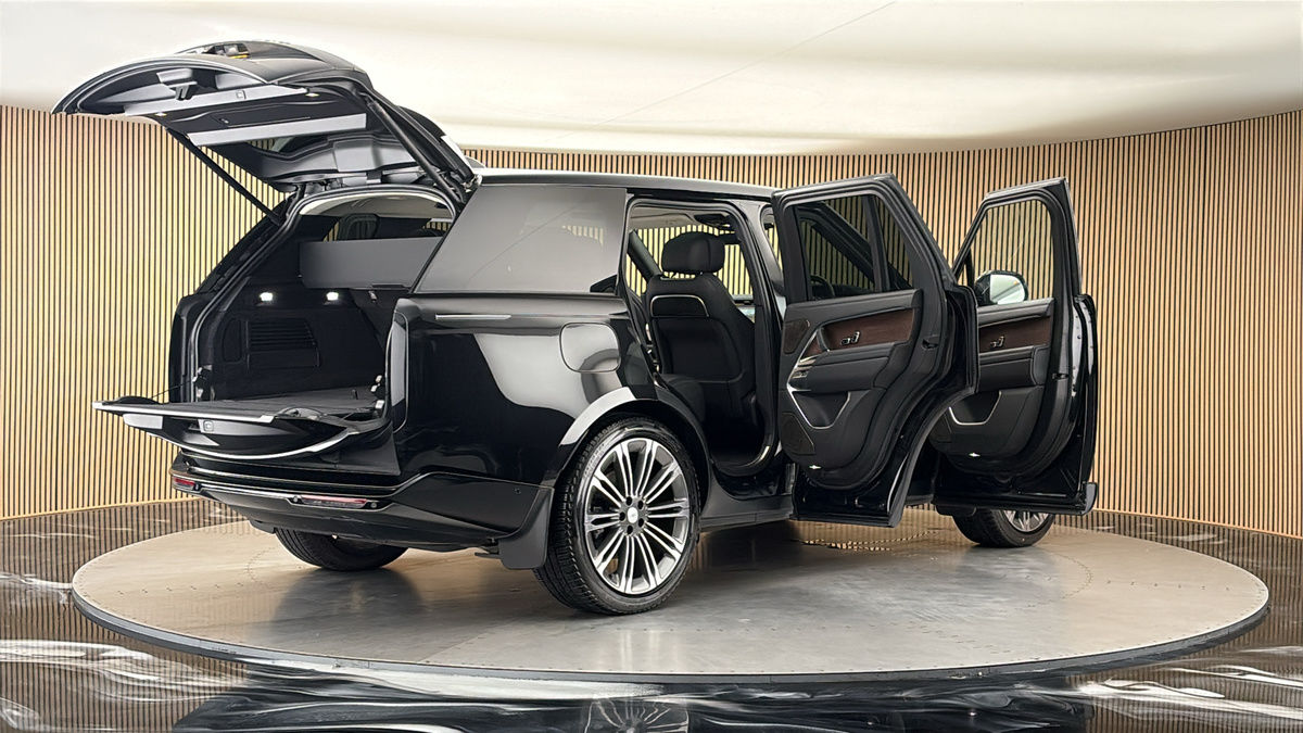 More views of Land Rover Range Rover