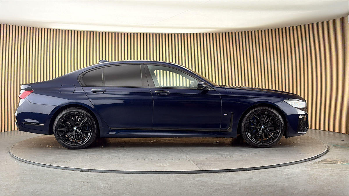 BMW 7 Series Image 16