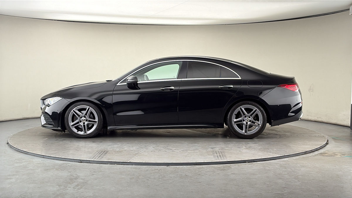 Mercedes-Benz CLA Image 15