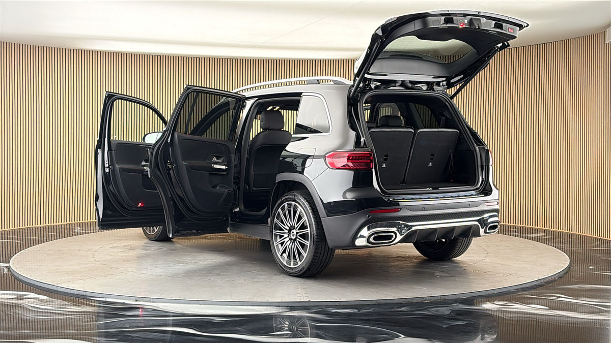Mercedes-Benz GLB Image 23