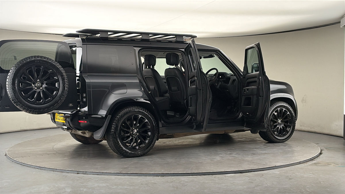 More views of Land Rover Defender 110