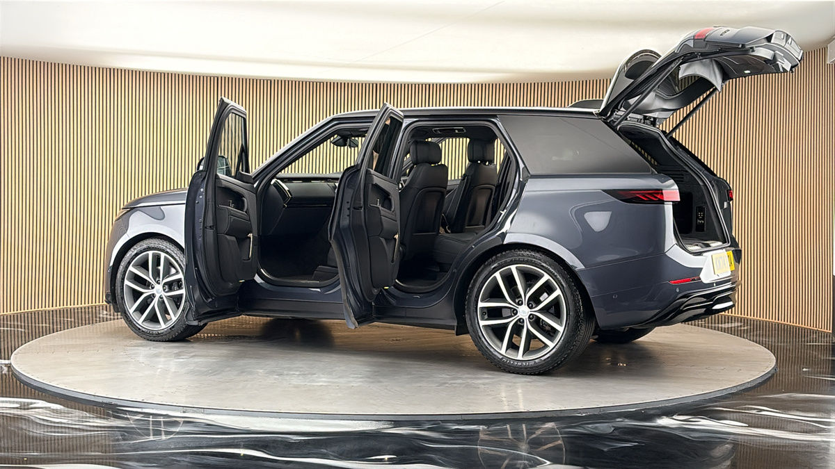 More views of Land Rover Range Rover Sport