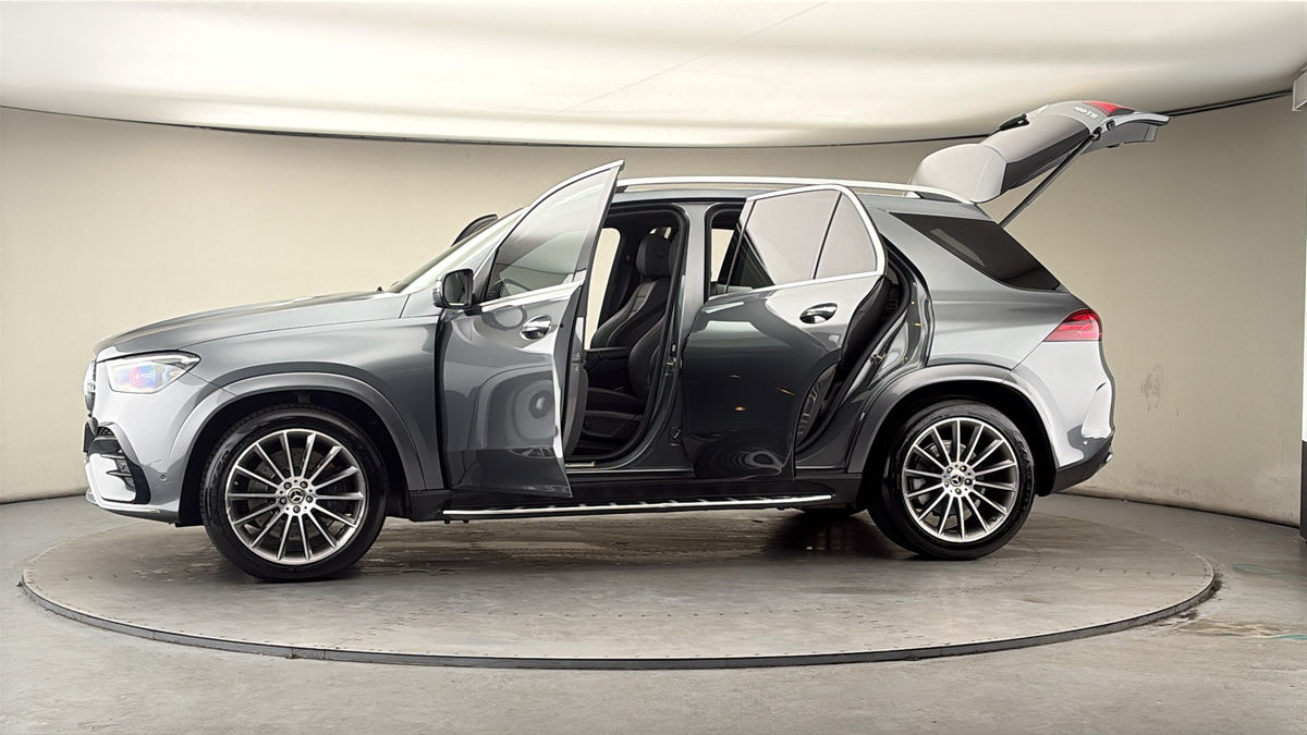 More views of Mercedes-Benz GLE