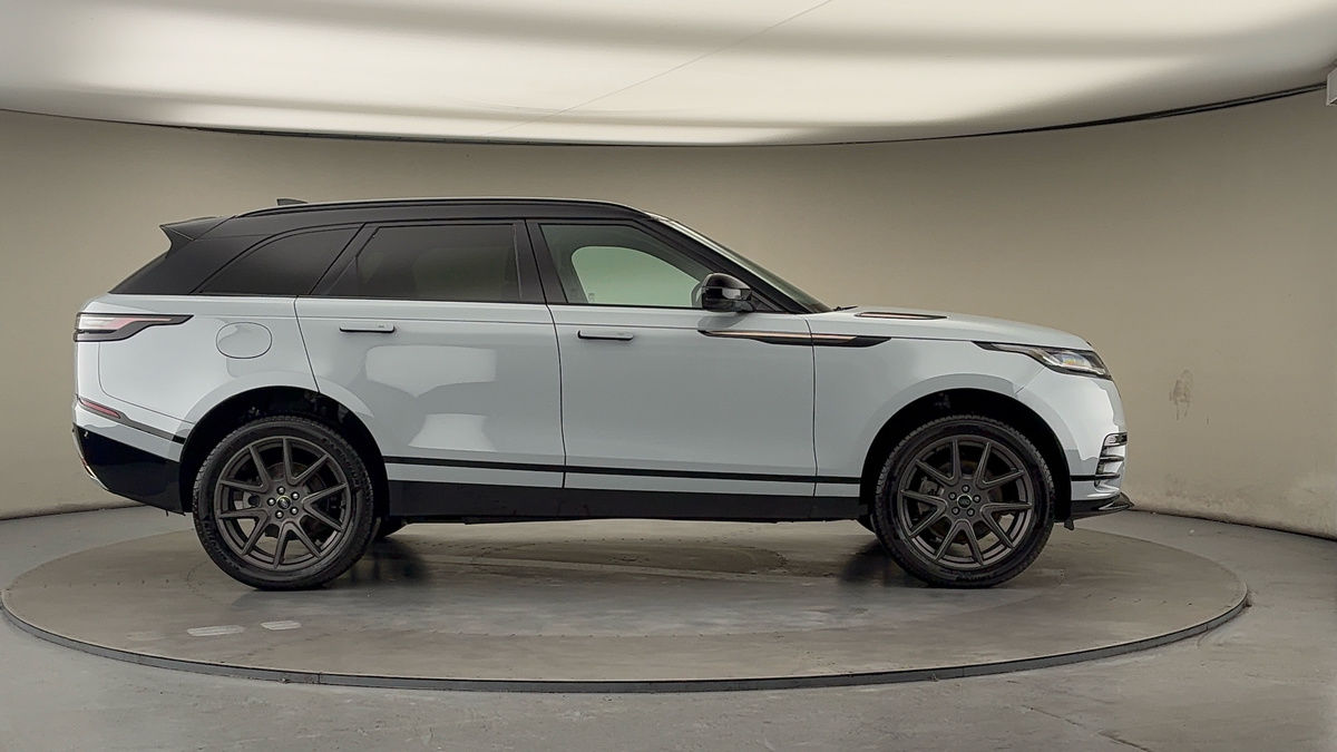 Land Rover Range Rover Velar Image 16