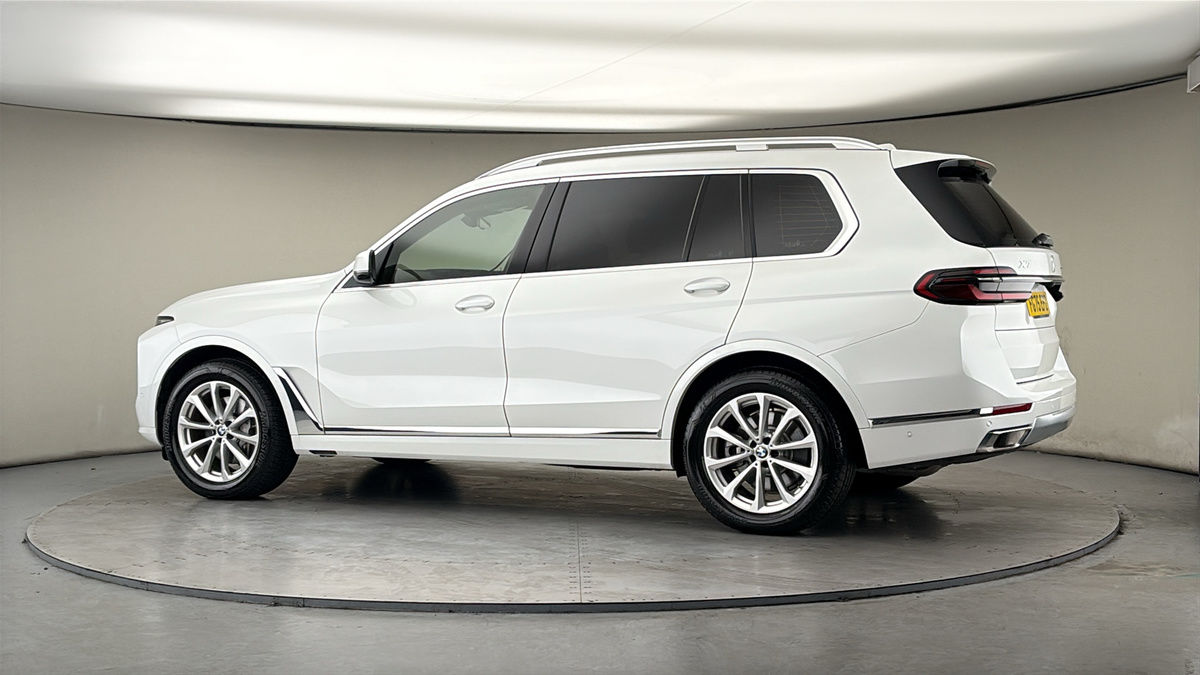 More views of BMW X7