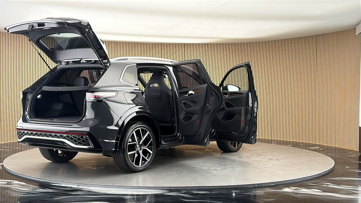 More views of Volkswagen Tiguan