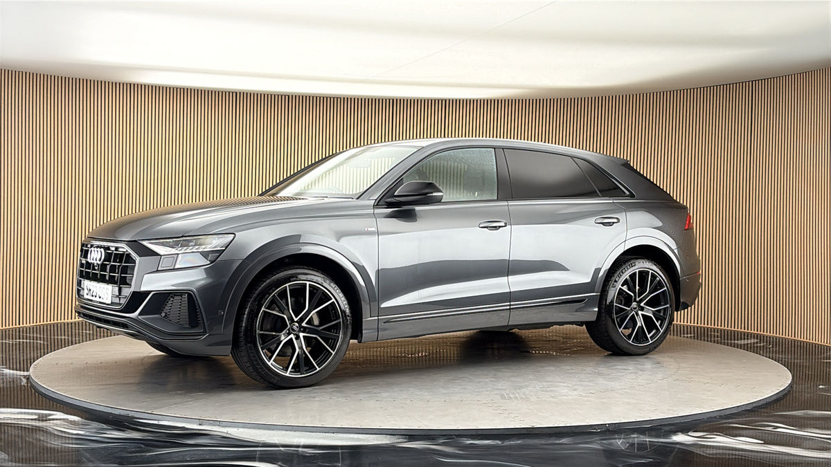More views of Audi Q8