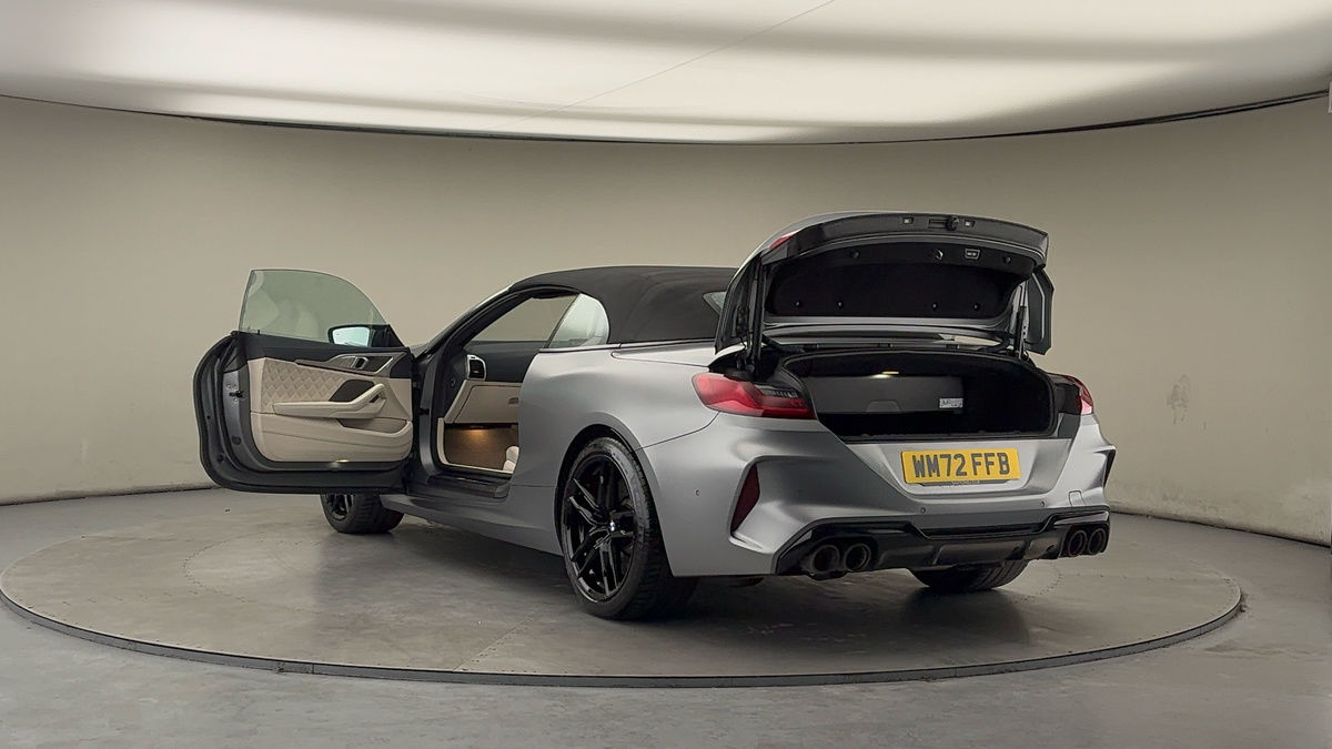 BMW M8 Image 23