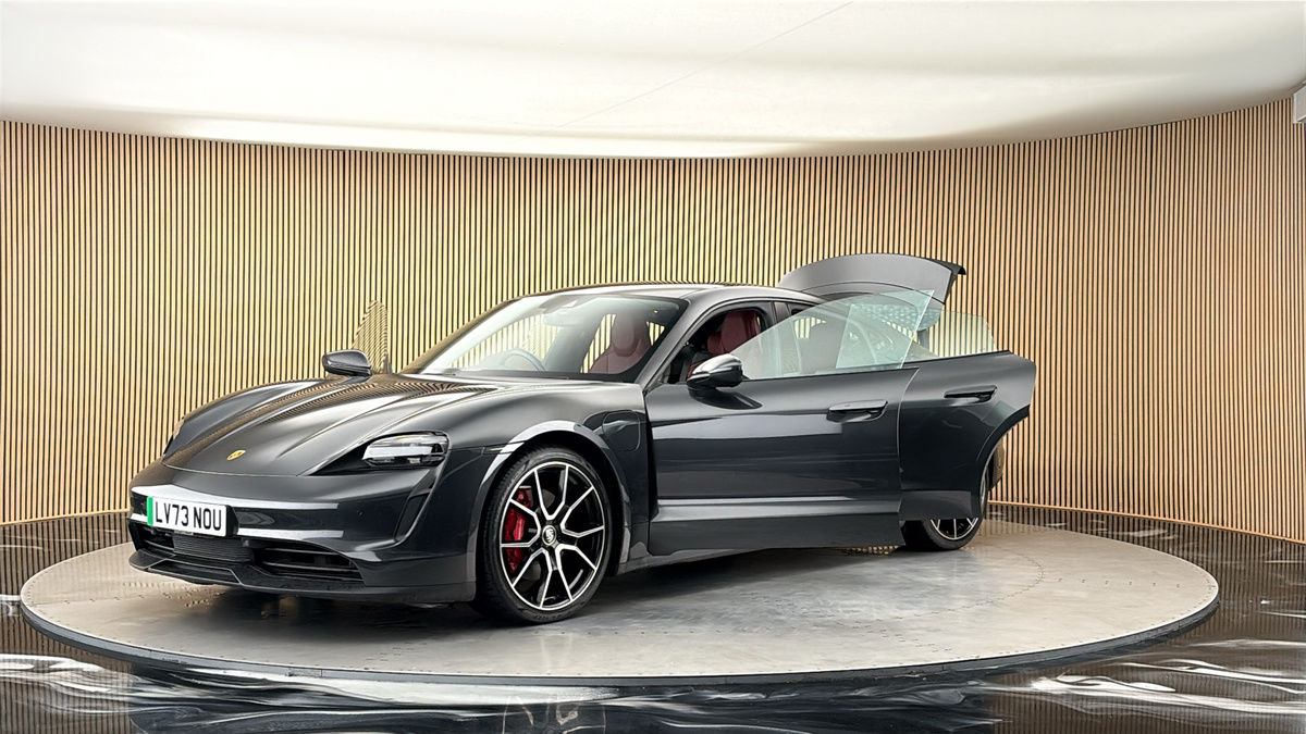 Porsche Taycan Image 22
