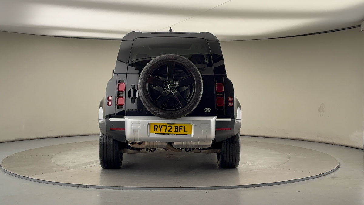 Land Rover Defender 110 Image 4