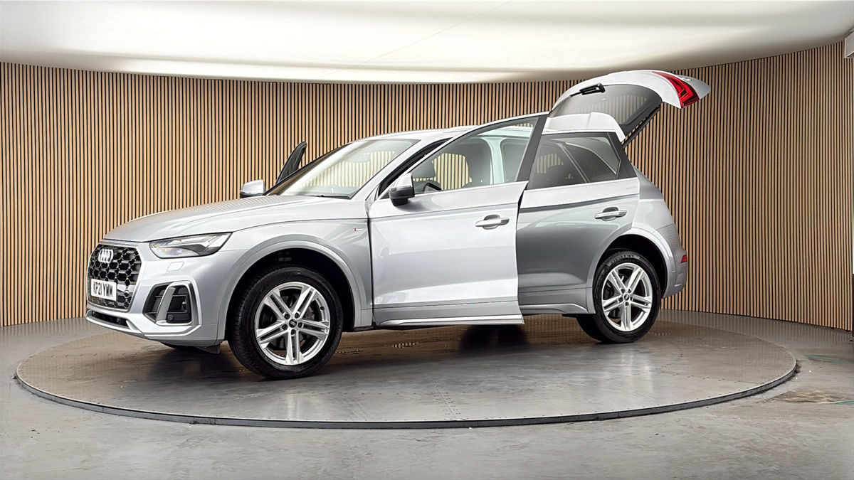 More views of Audi Q5