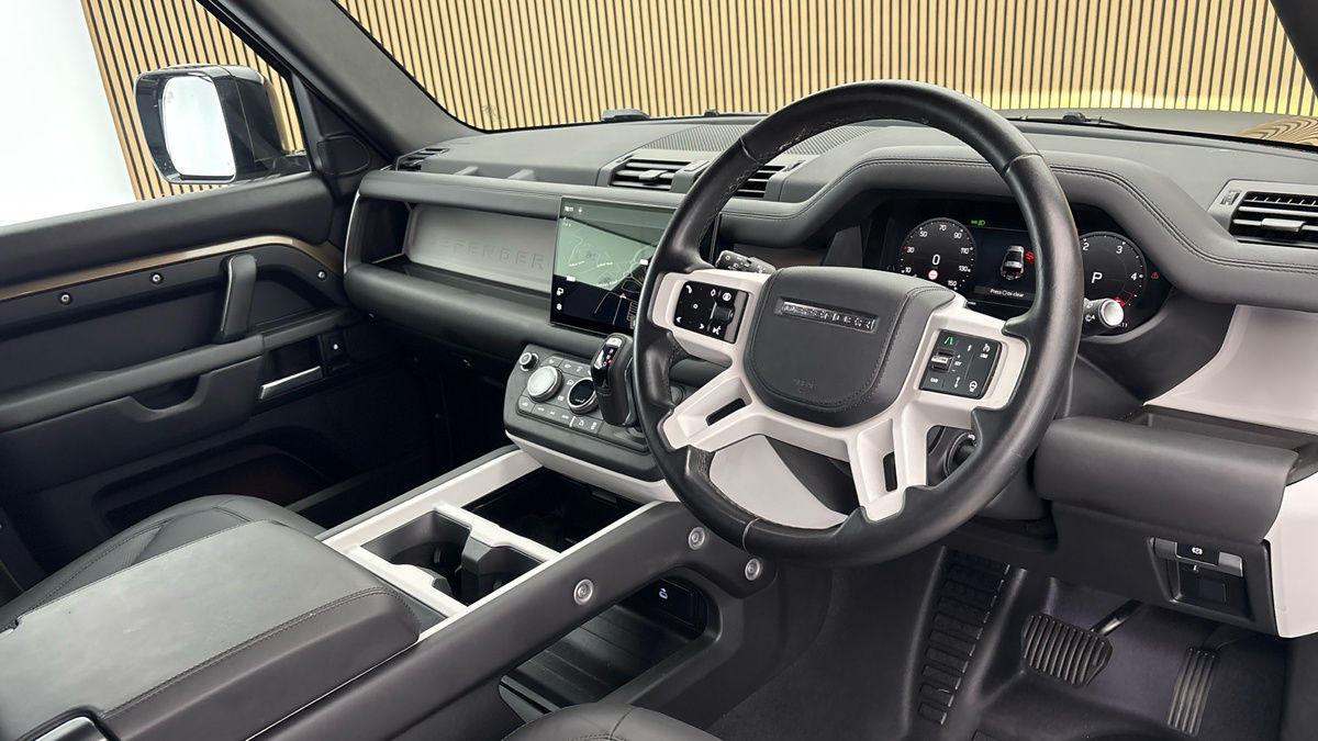 Land Rover Defender 90 Image 5