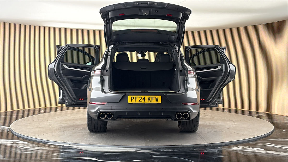 More views of Porsche Cayenne