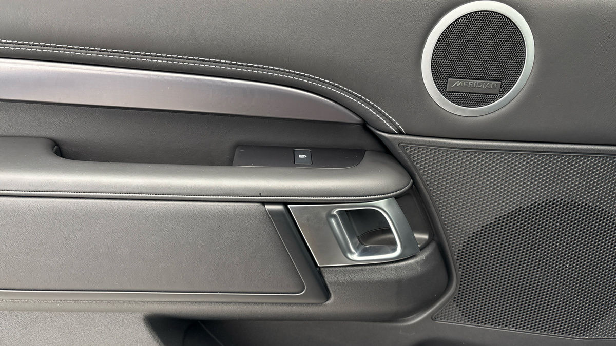 Land Rover Discovery Image 19