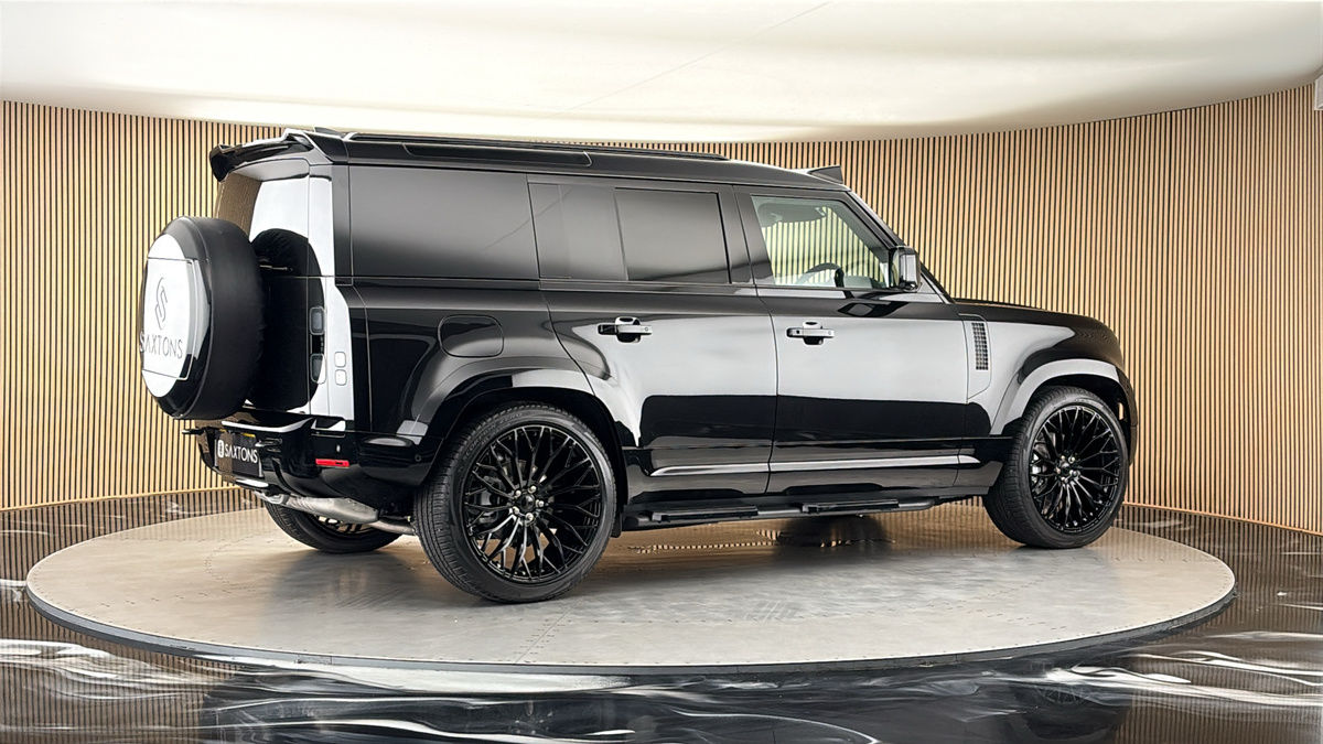 More views of Land Rover Defender 110