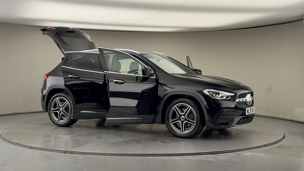 More views of Mercedes-Benz GLA