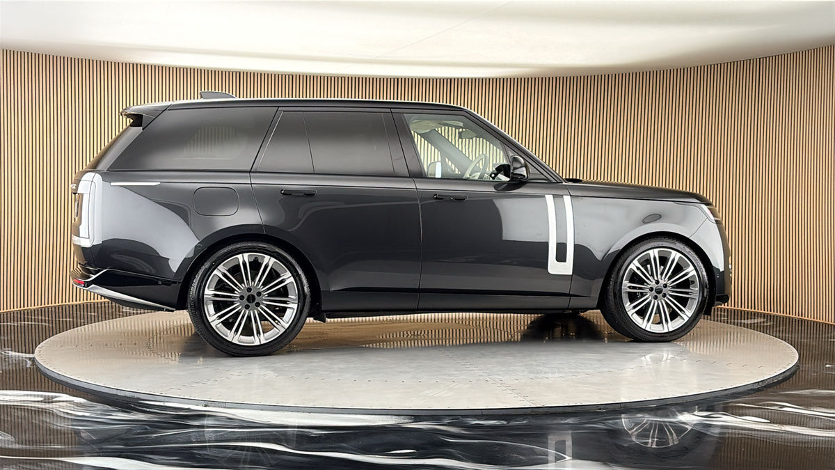 More views of Land Rover Range Rover