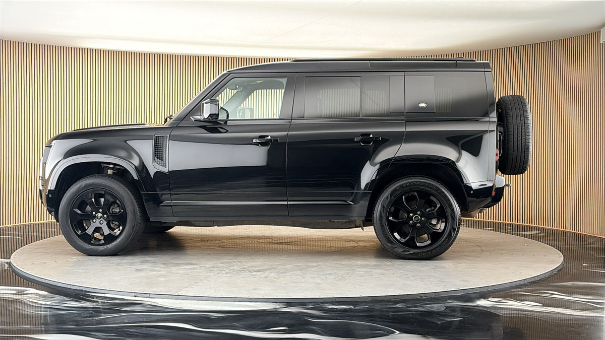More views of Land Rover Defender 110