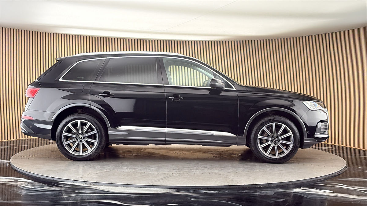 Audi Q7 Image 16