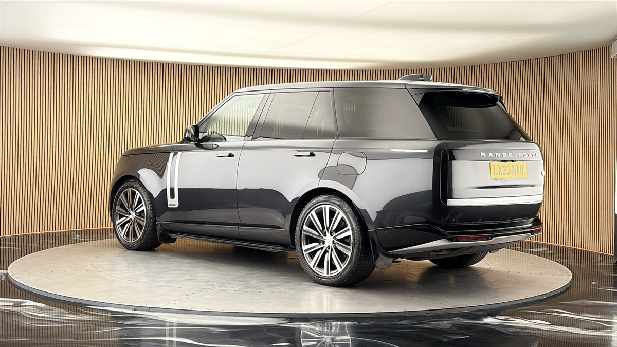 More views of Land Rover Range Rover