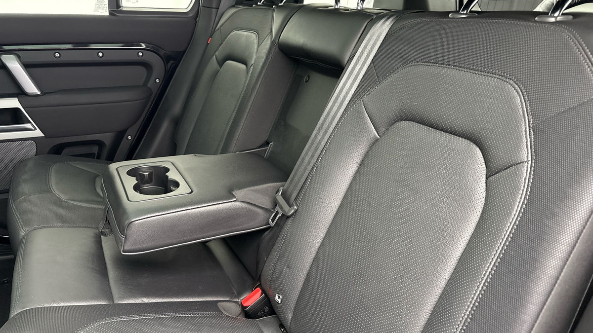 Land Rover Defender 110 Urban Image 9