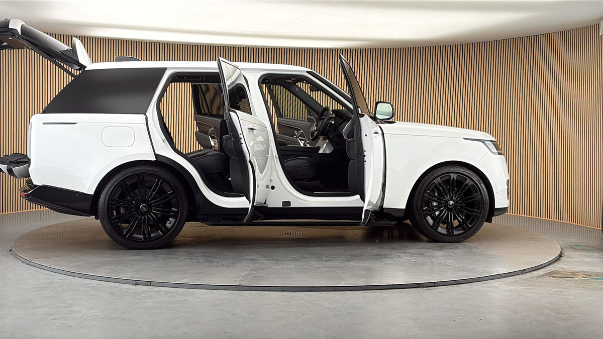 More views of Land Rover Range Rover