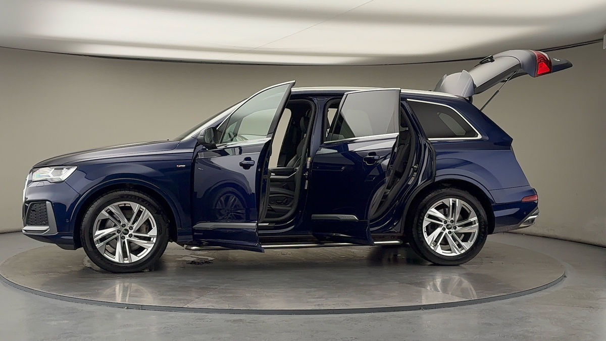 More views of Audi Q7