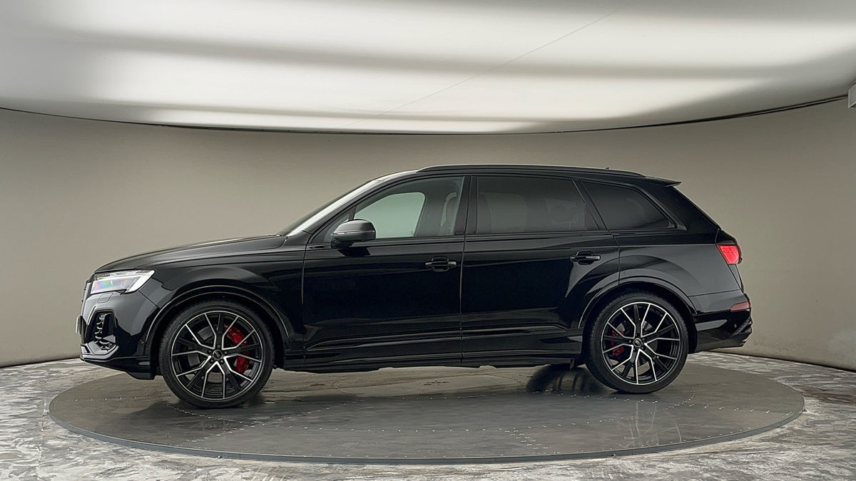 More views of Audi SQ7