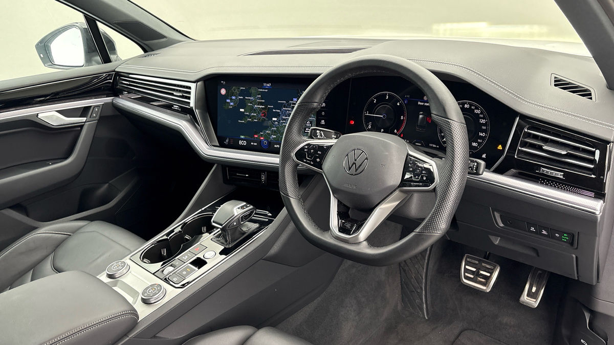 Volkswagen Touareg Image 5