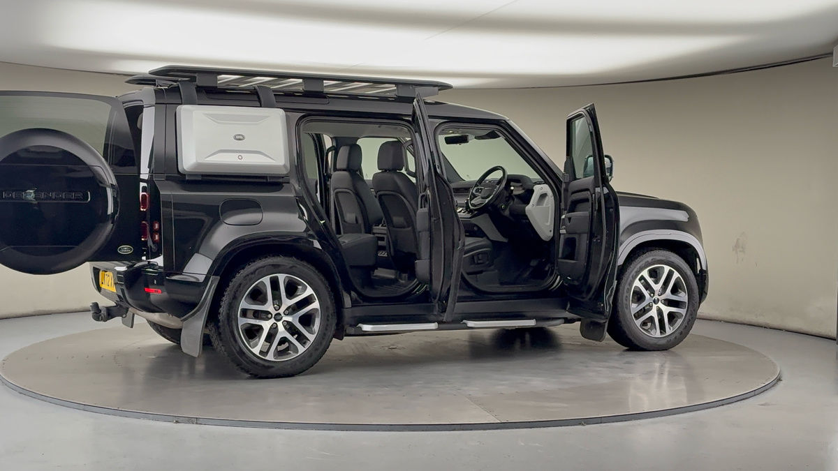 More views of Land Rover Defender 110