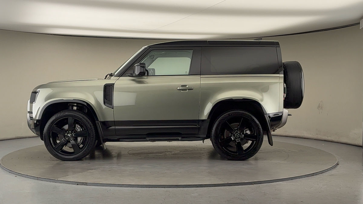 Land Rover Defender 90 Image 15