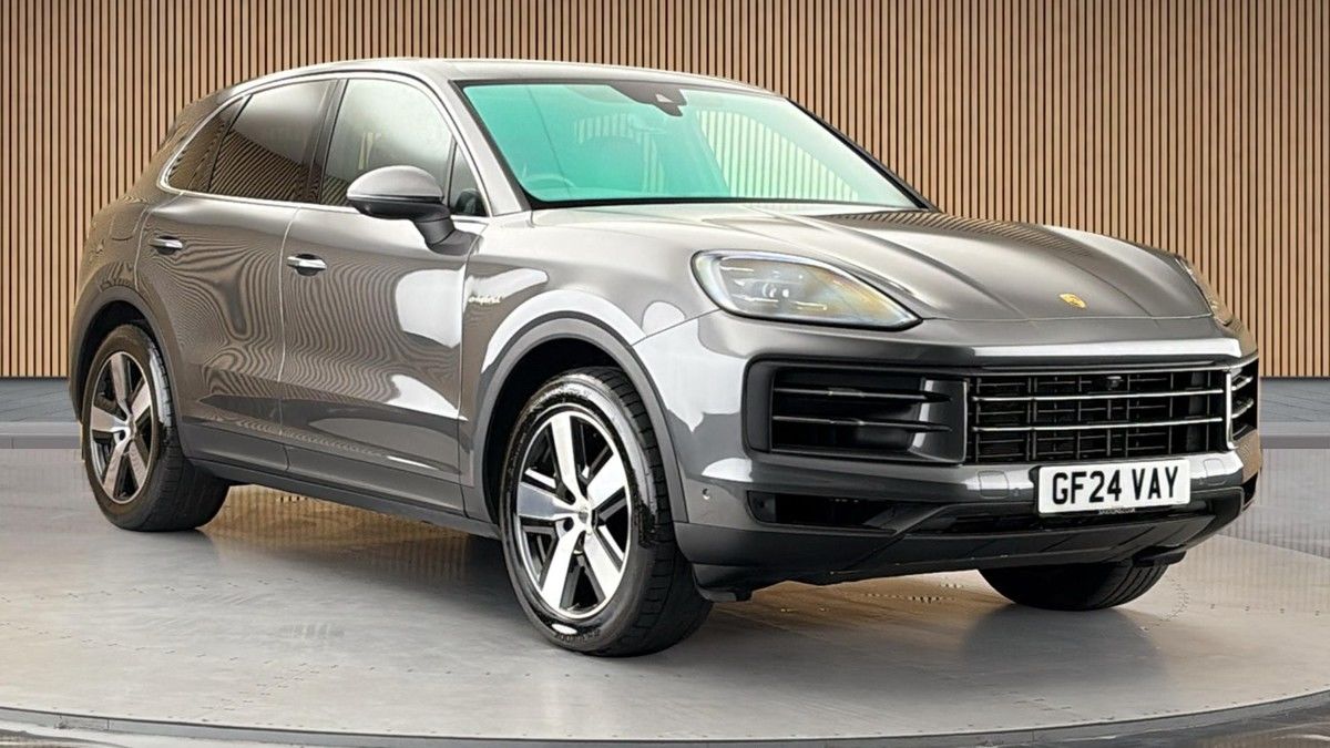Porsche Cayenne Sticky Header Image