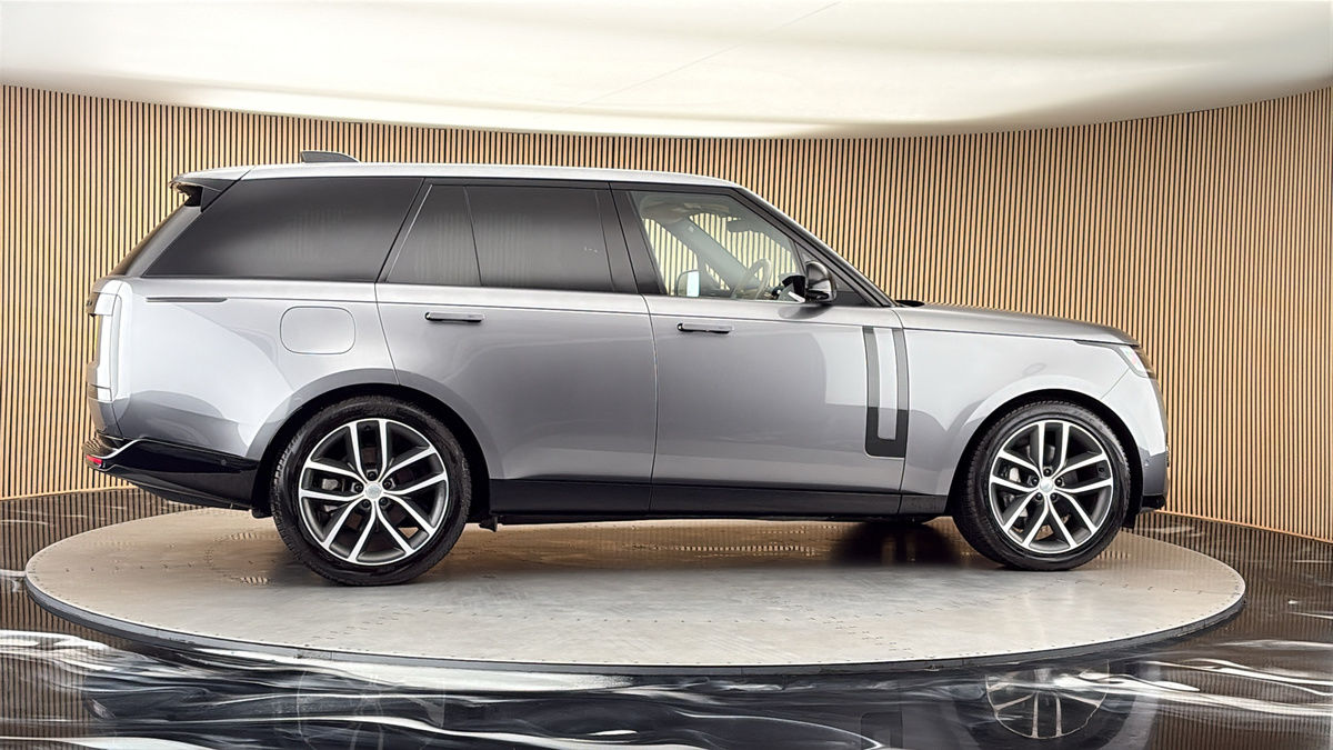 More views of Land Rover Range Rover