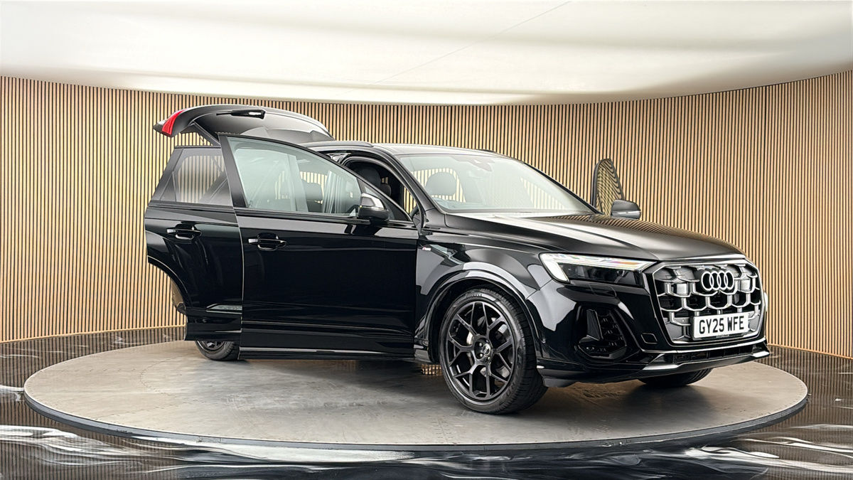 More views of Audi Q7