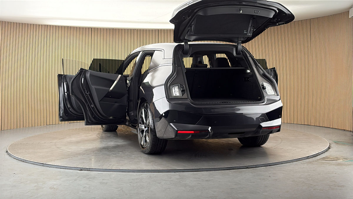 More views of BMW iX