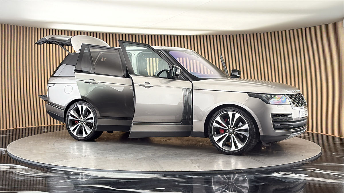 More views of Land Rover Range Rover