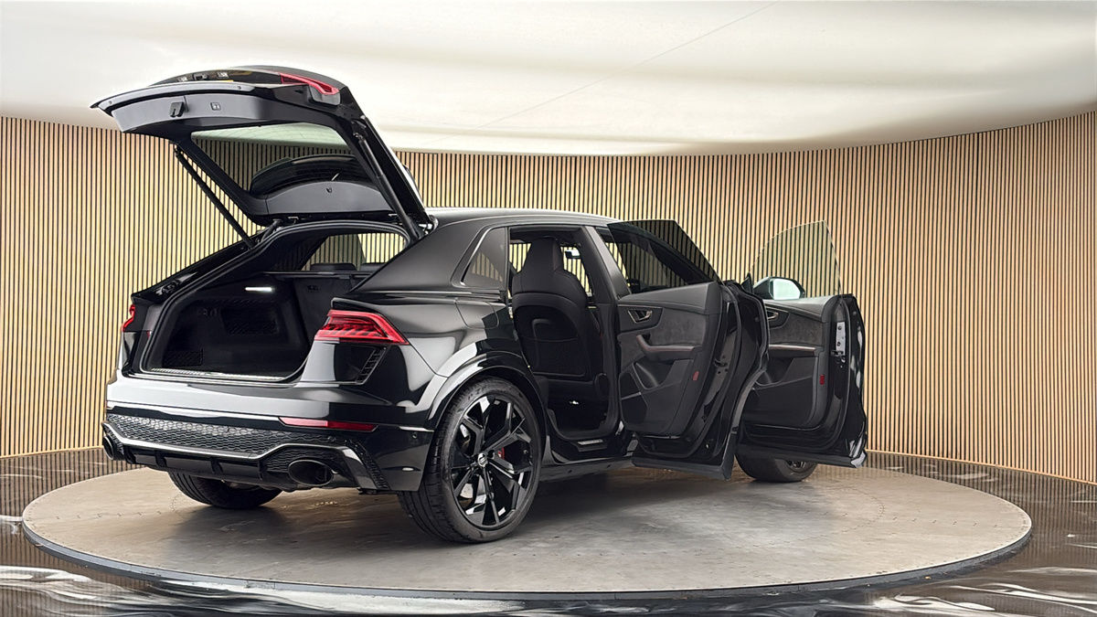 More views of Audi RSQ8
